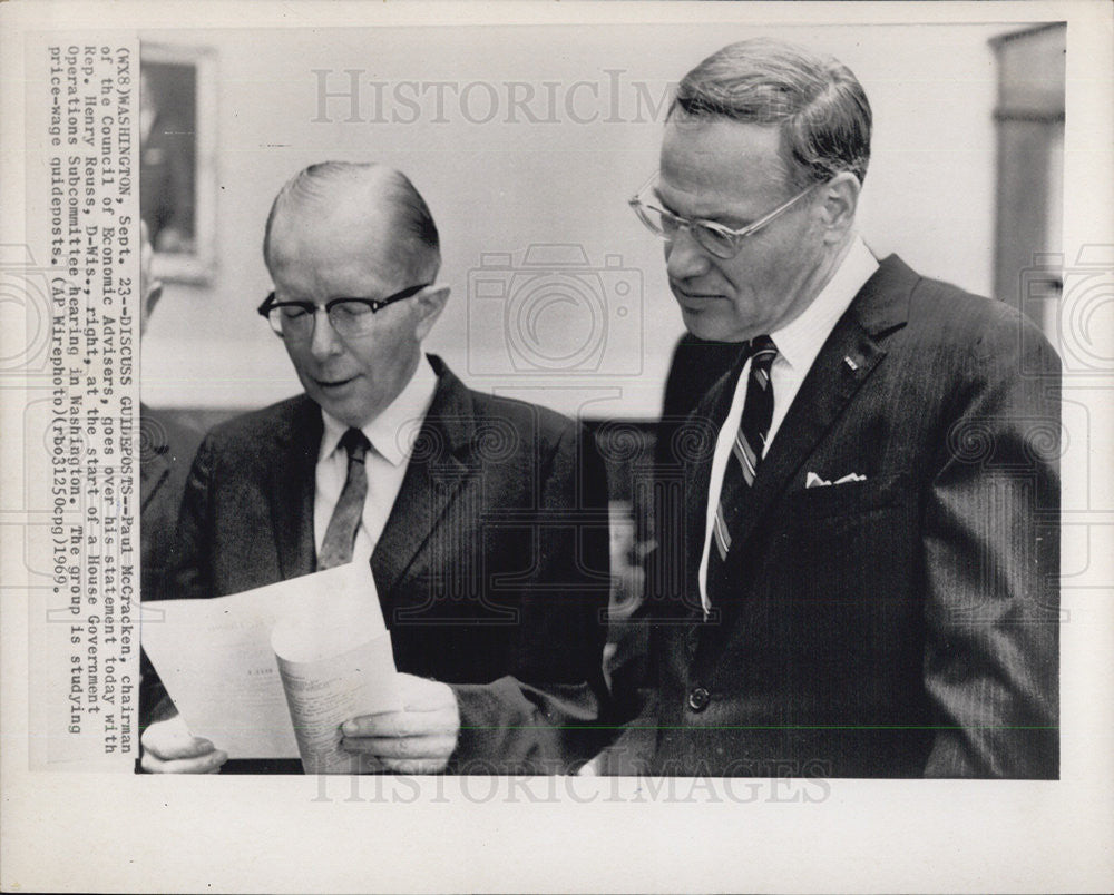 1969 Press Photo P. McCracken, Henry Reuss House Government Ops Subcommittee - Historic Images