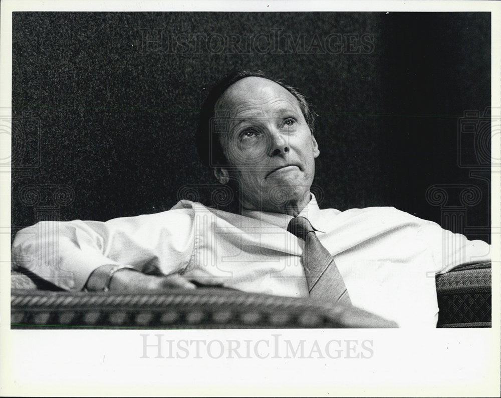 1984 Press Photo David Meltzer, Chairman of Evans Fur Co., At Office - Historic Images