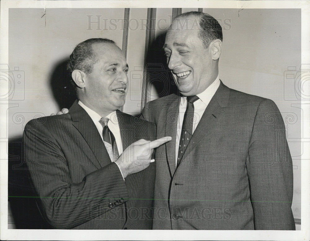 1960 Press Photo A. L. Meltzer And Louis Wynn, State Street Council Meeting - Historic Images