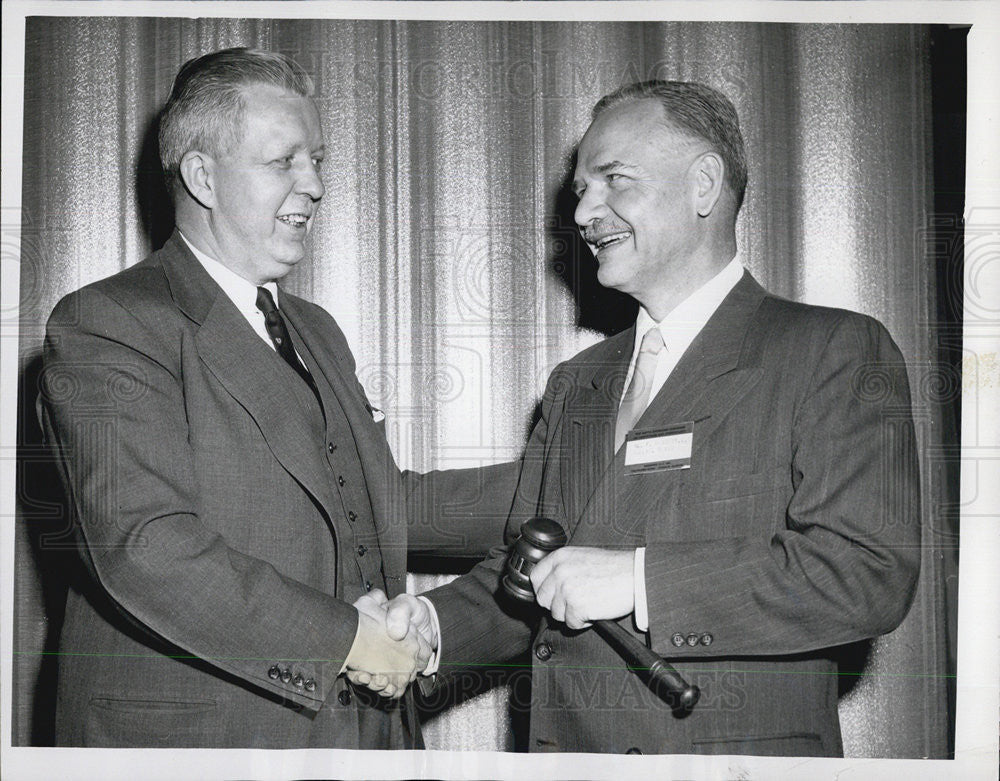 1954 Press Photo Dr William Menninger &amp; Dr Bayard Carter - Historic Images