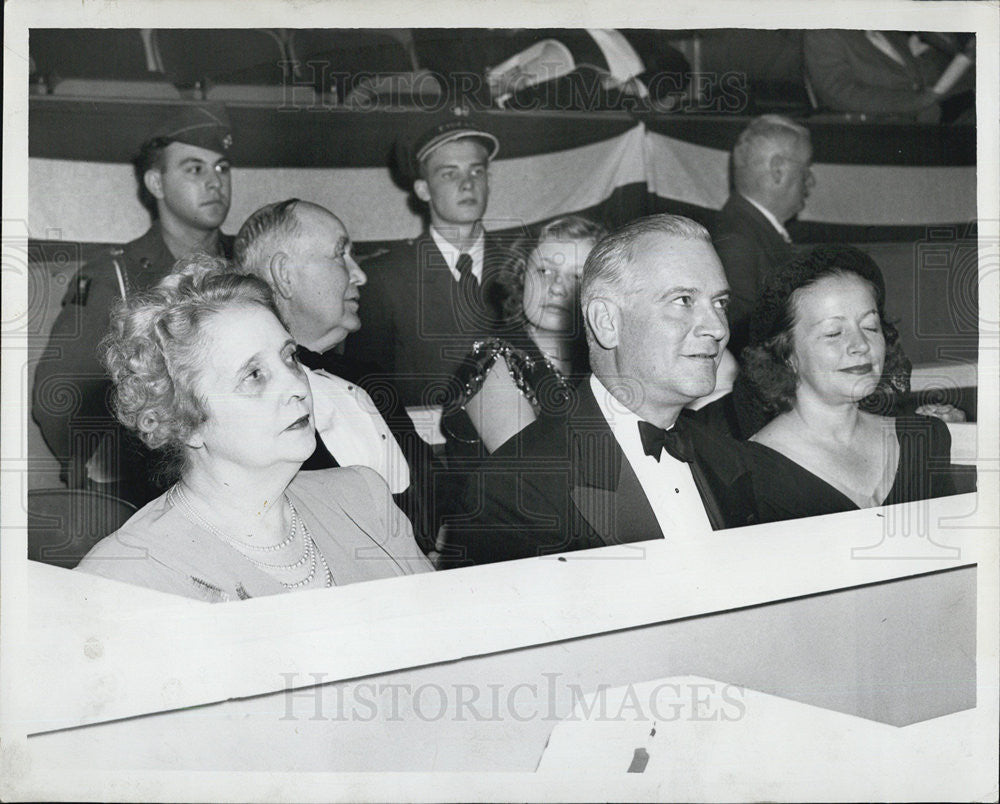 1947 Press Photo Mrs. Merrill Meigs, Gov. Dwqight Green &amp; Wife, W. Cummings - Historic Images