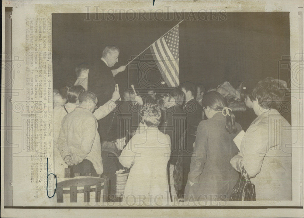 1970 Press Photo Dr. Carl McIntire Leads Prayer Service For Military Victory - Historic Images