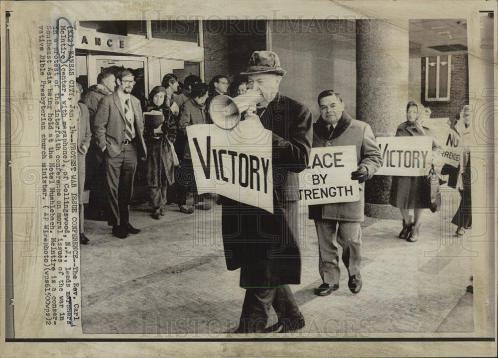 Press Photo Dr. Carl McIntire, Presbyterian Minister, Leads Protests - Historic Images