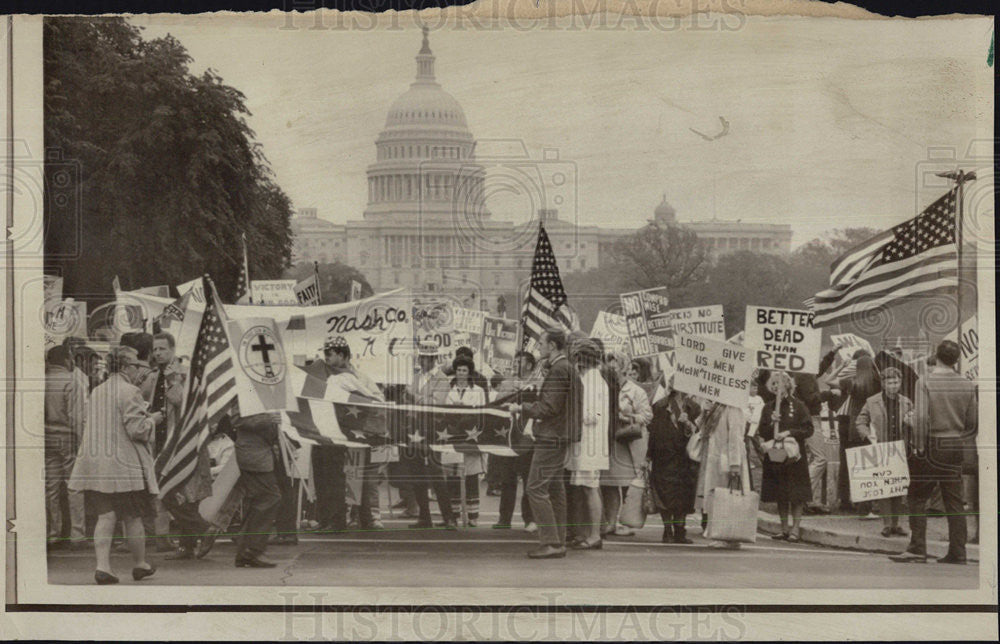 1971 Press Photo Rev. Carl McIntire and Followers &quot;March For Victory&quot; Penn. Ave. - Historic Images