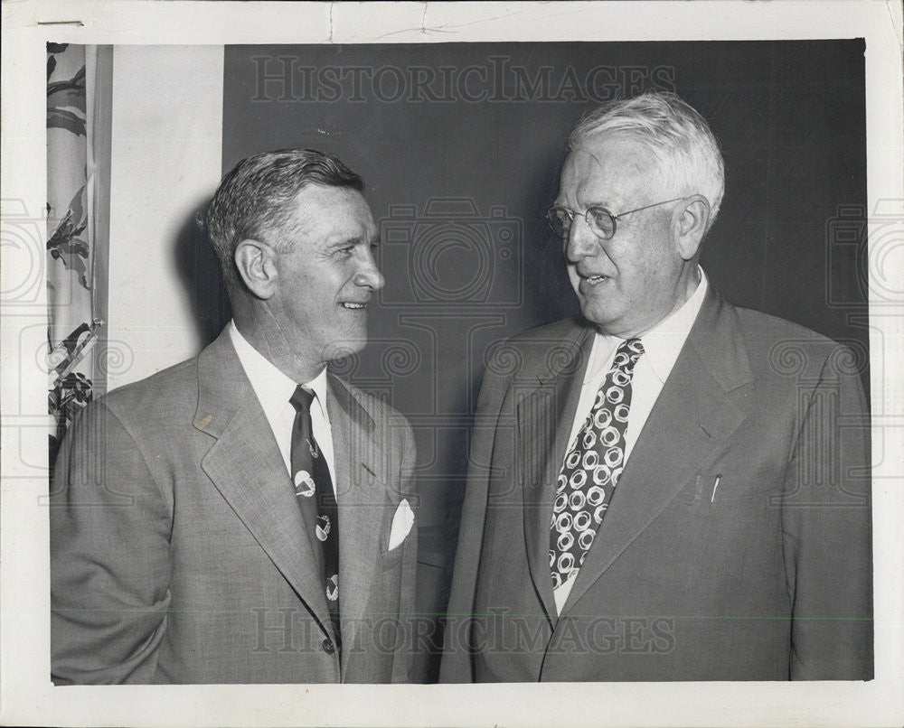 1951 Press Photo George McKibben &amp; Elmer Layden of Notre Dame - Historic Images