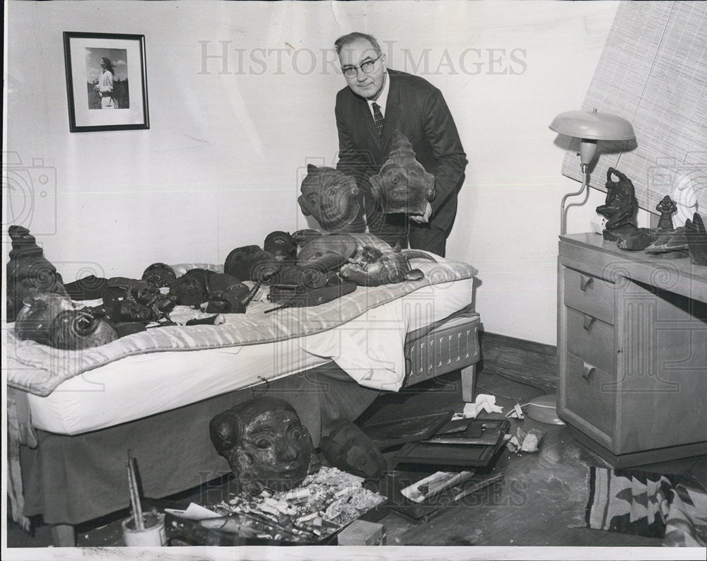 1962 Press Photo Emil Meier Shows Primitive Pieces - Historic Images