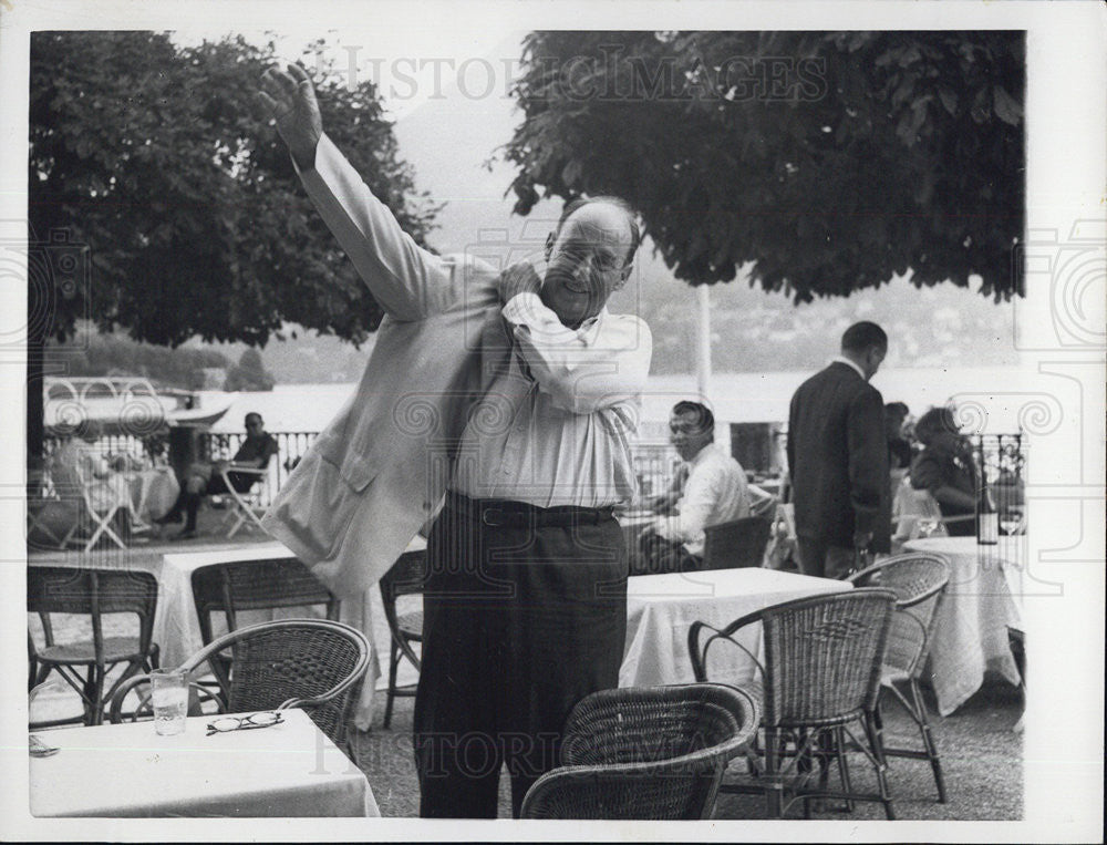 1957 Press Photo Adlai Stevenson at Villa D &#39;Este in Italy - Historic Images