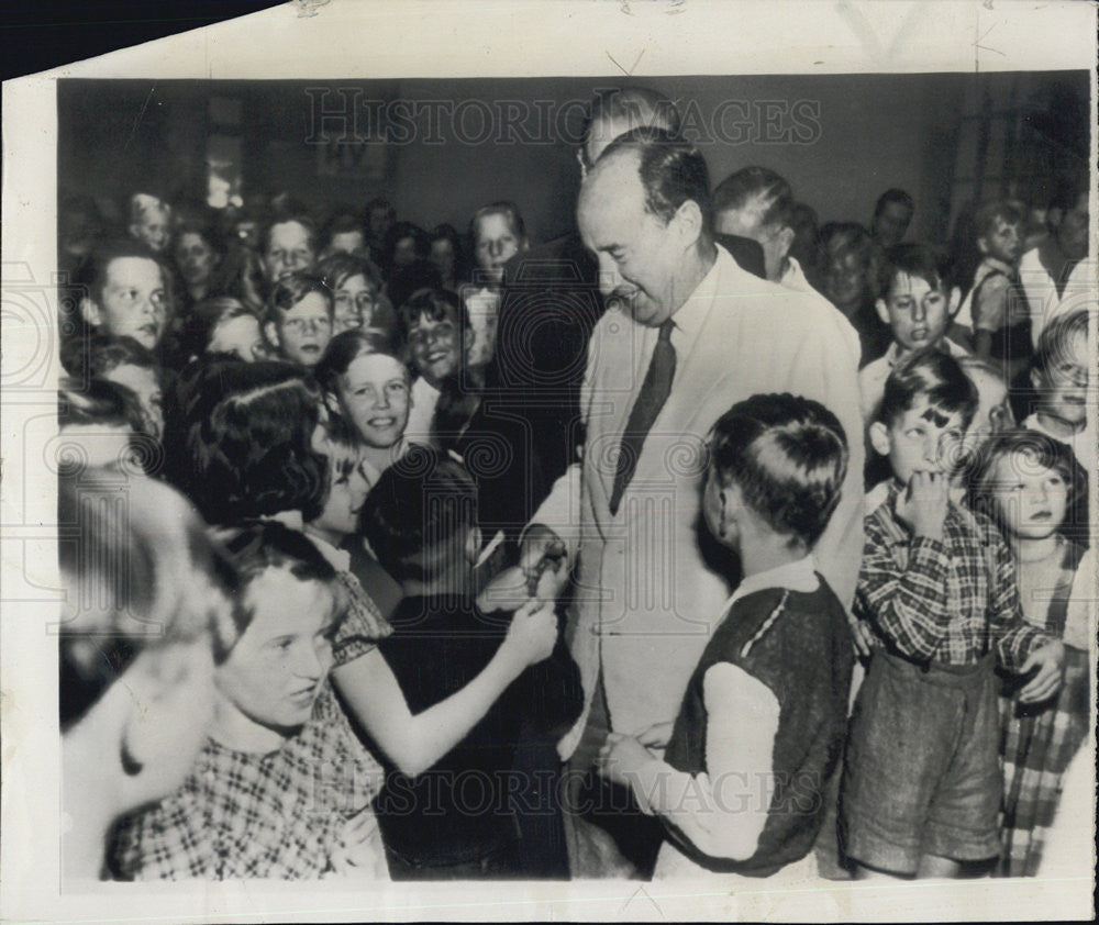 1953 Press Photo US Presidential Candidate/Adlai Stevenson/Refugees/Berlin - Historic Images