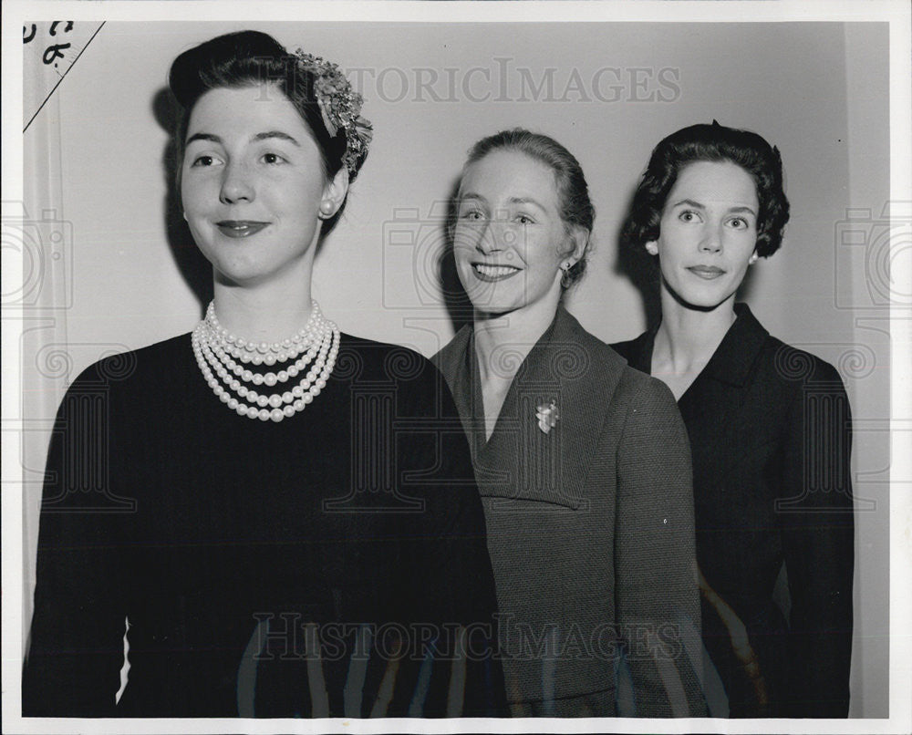 1959 Press Photo Carlyn Meiners Mrs Horace Cobb Jr and Mrs Richard Larkin - Historic Images