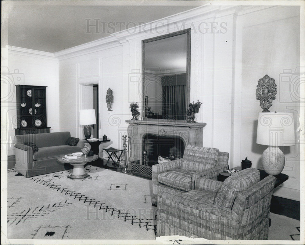 1964 Press Photo Mr and Mrs Henry W Meers living room interior design - Historic Images