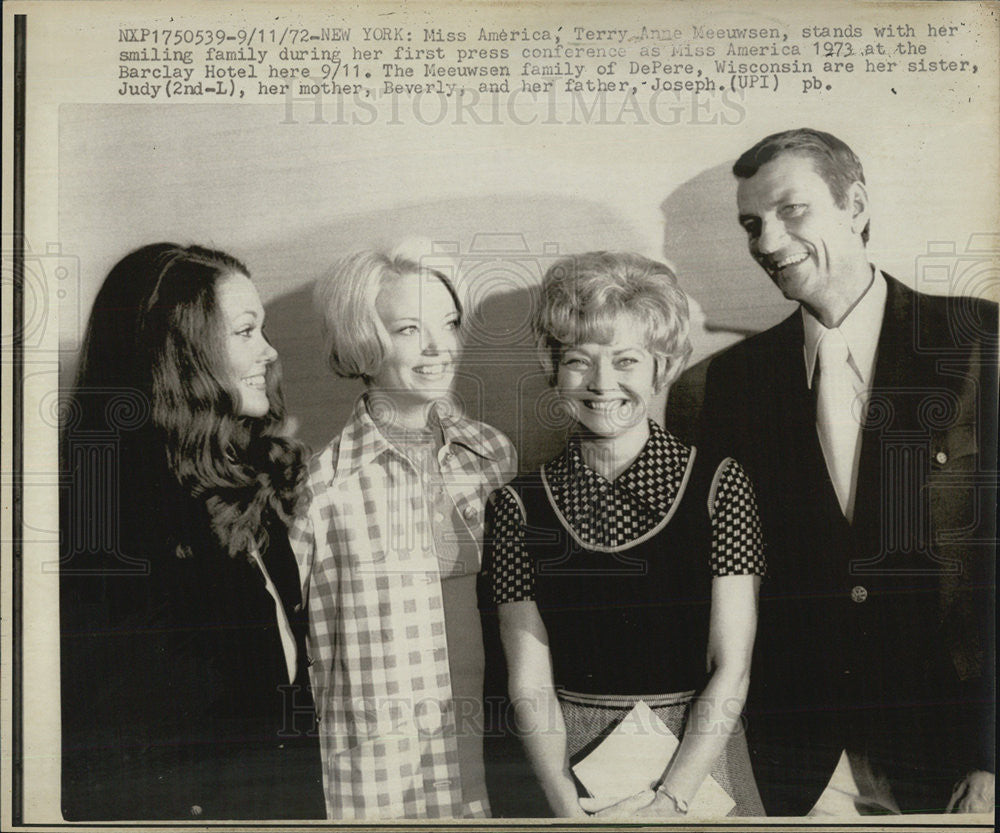 1972 Press Photo Miss America Terry Ann Meeuwsen with Family - Historic Images