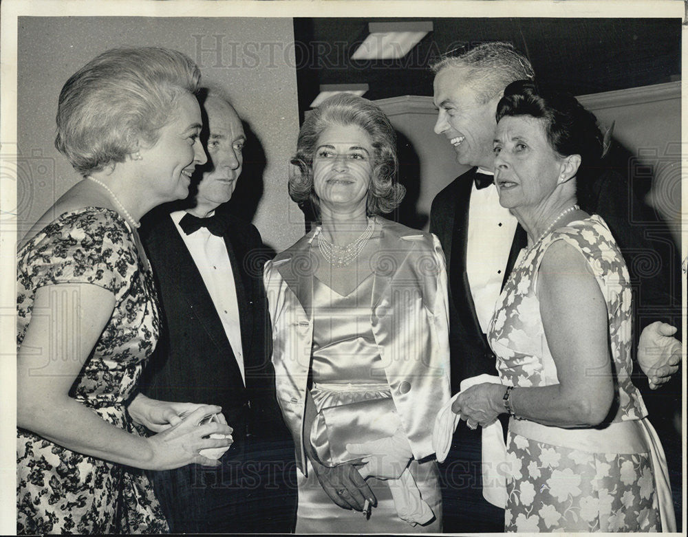 1964 Press Photo Mr And Mrs Richard O&#39;Brien VP Of University of Chgo-Cancer - Historic Images