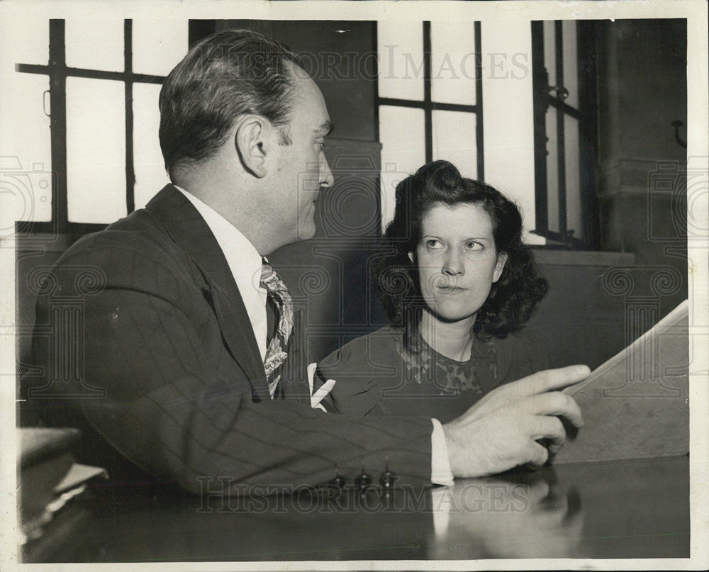 1944 Press Photo Attorney Charles Bellows/Mrs Mildred Merkle/Child Abuse Suspect - Historic Images