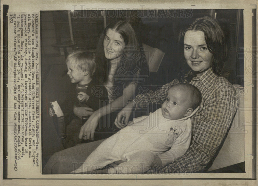 1972 Press Photo of Sen. George McGovern&#39;s daughters, Ann and Mary - Historic Images