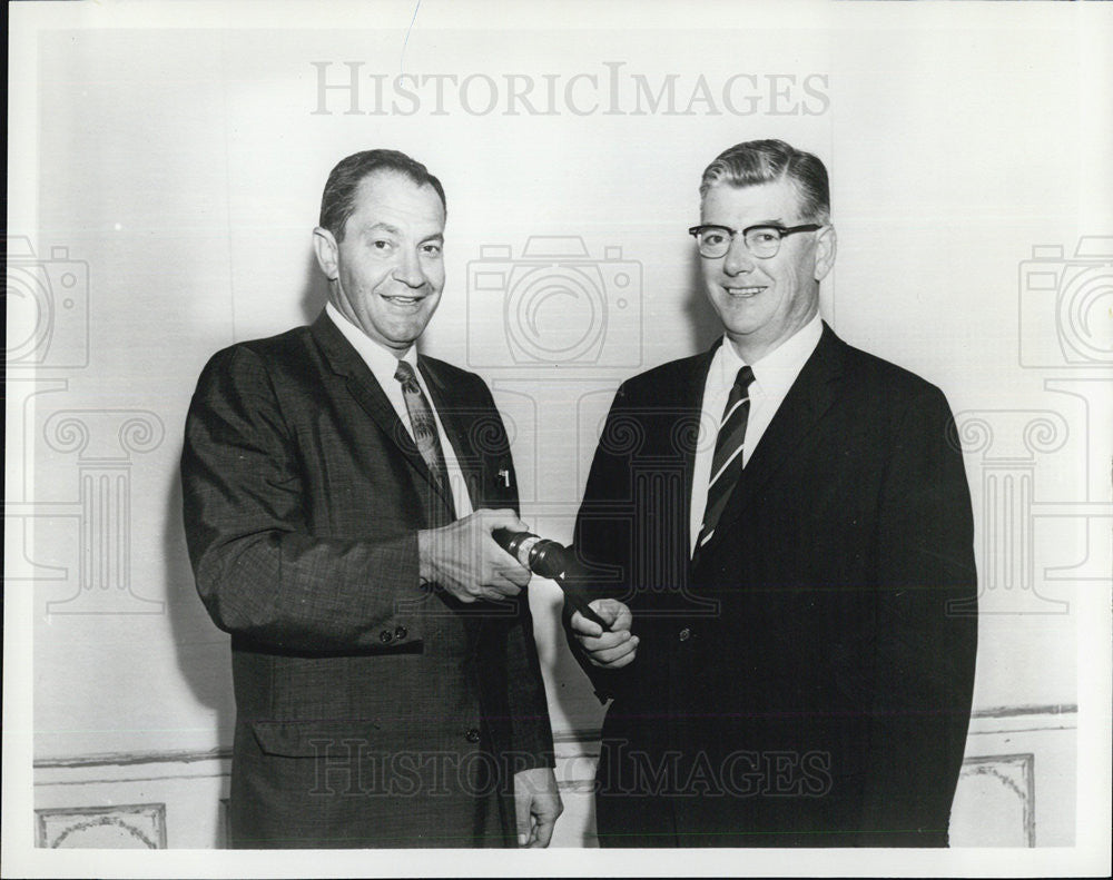 1964 Press Photo of Milton Rudo &amp; Thomas A. Meade of National Bowling Council - Historic Images