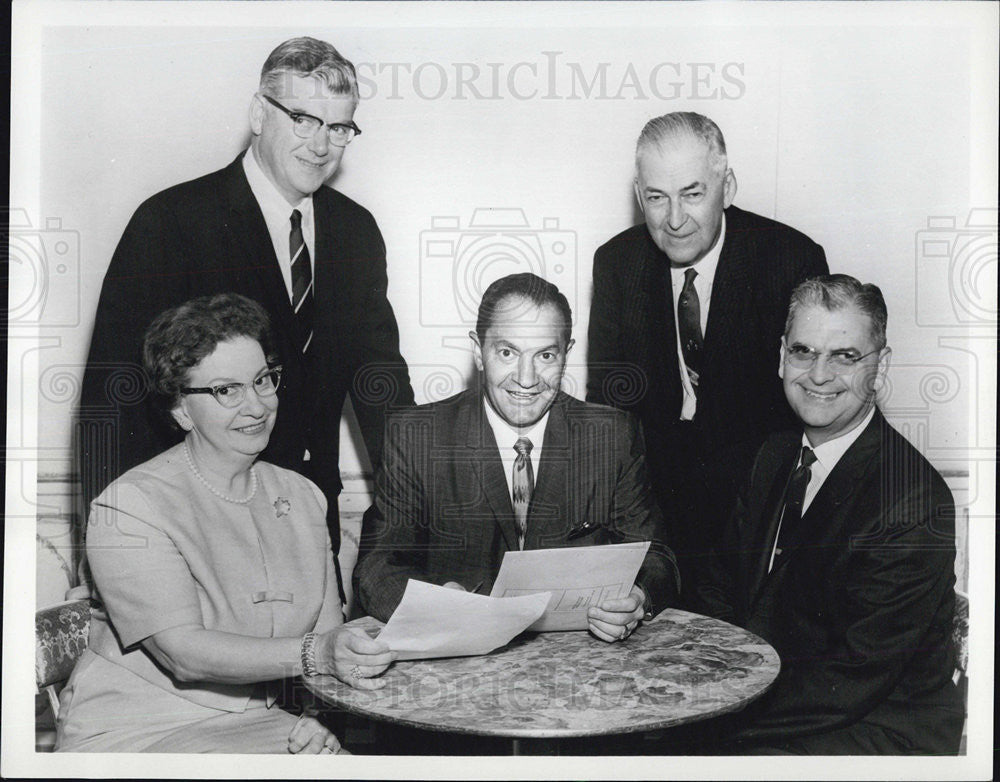 1964 Press Photo of Thomas Meade et al of National Bowling Council - Historic Images