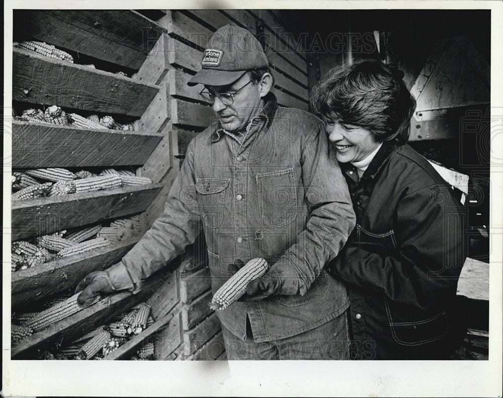 1982 Press Photo Adlai Stevenson and wife Nancy take break from running for Gov - Historic Images