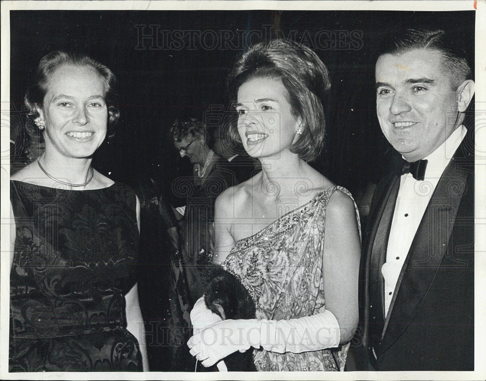 1965 Press Photo Mrs. Donald McSweeney, Mrs James G Brennan &amp; Mr McSweeney - Historic Images