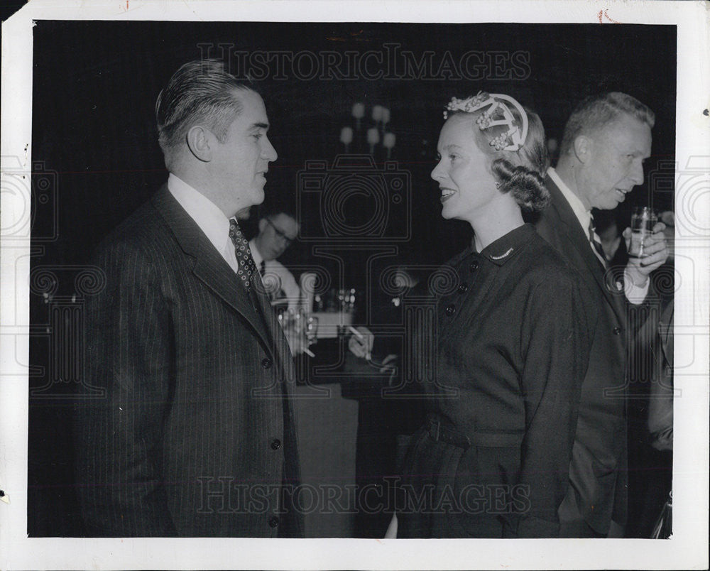 1957 Press Photo Mrs Donald McSweeney - Historic Images