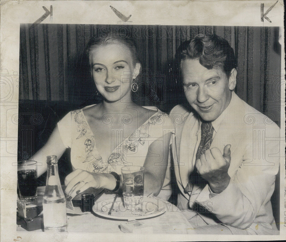 1951 Press Photo Actor Burgess Meredith Weds Kaja Sundsten - Historic Images