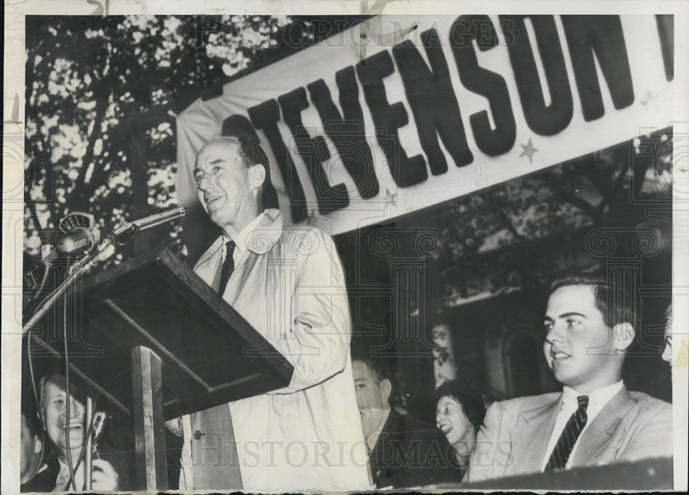 1952 Press Photo Adlai Stevenson Son Borden - Historic Images