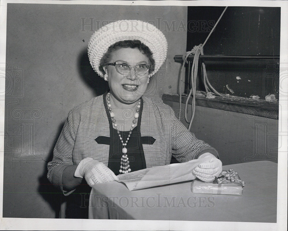 1962 Press Photo Mrs. Thomas McManus, president of American Women&#39;s Auxilary - Historic Images