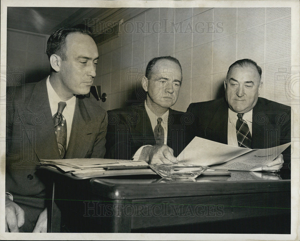 1950 Press Photo Reverend Bernard Spong, Illinois Attorney General McManamon - Historic Images