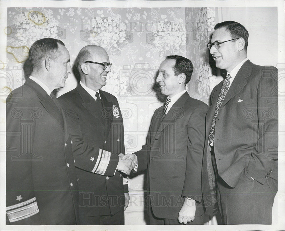 1954 Press Photo Rear Admiral Gallery, McManes  Andrew Boemi Robert Crown - Historic Images