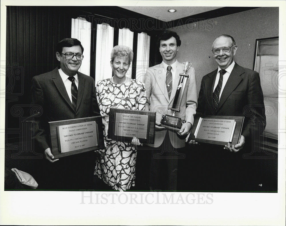 1987 Press Photo Winners of WLS/S-T Say No to Drugs parade - Historic Images