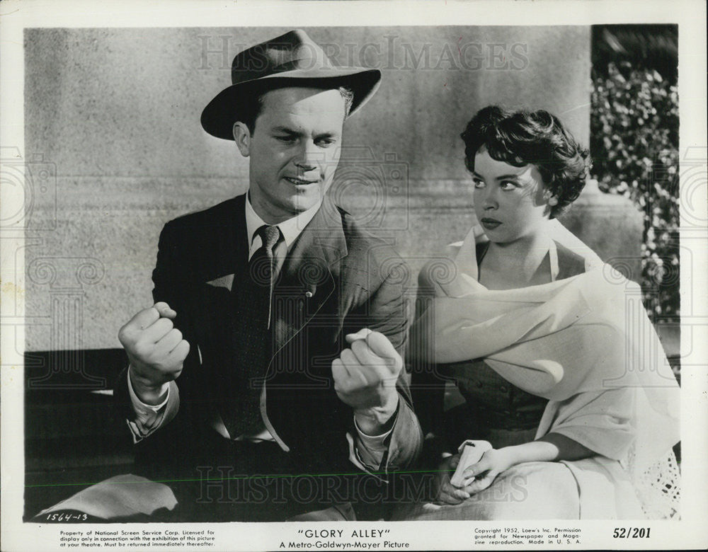 1952 Press Photo Actor Ralph Meeker/Actress Leslie Caron - Historic Images