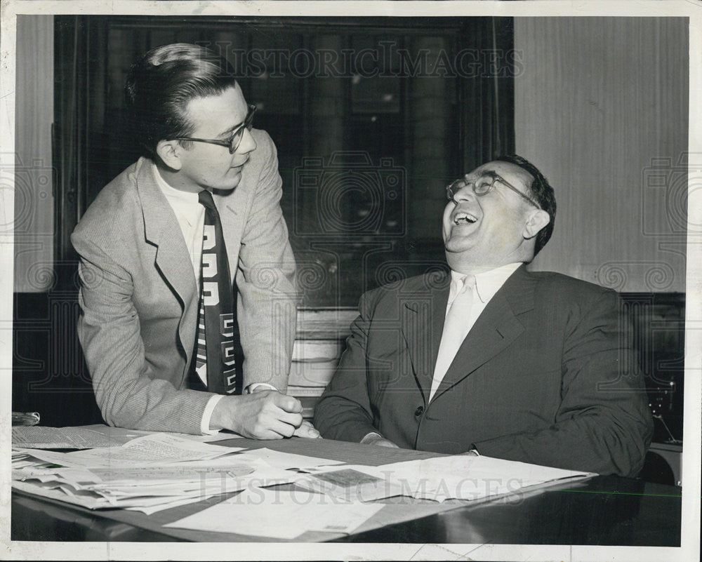 1954 Press Photo Joseph Meeks Republican nominee for Senator laughs with son. - Historic Images