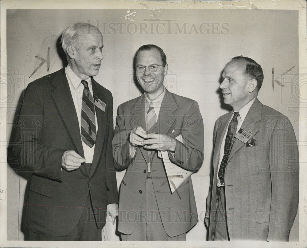 1946 Press Photo three members of the socialists party - Historic Images