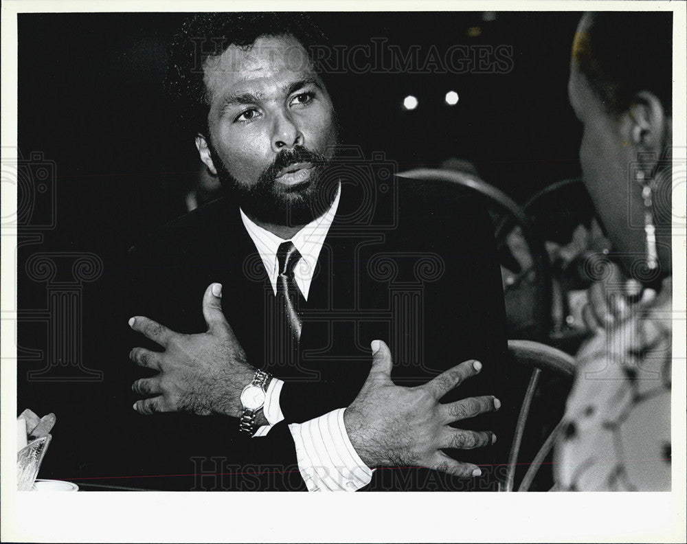 1988 Press Photo Actor Philip Micheal Thomas Jan Wheaton Show Interview - Historic Images