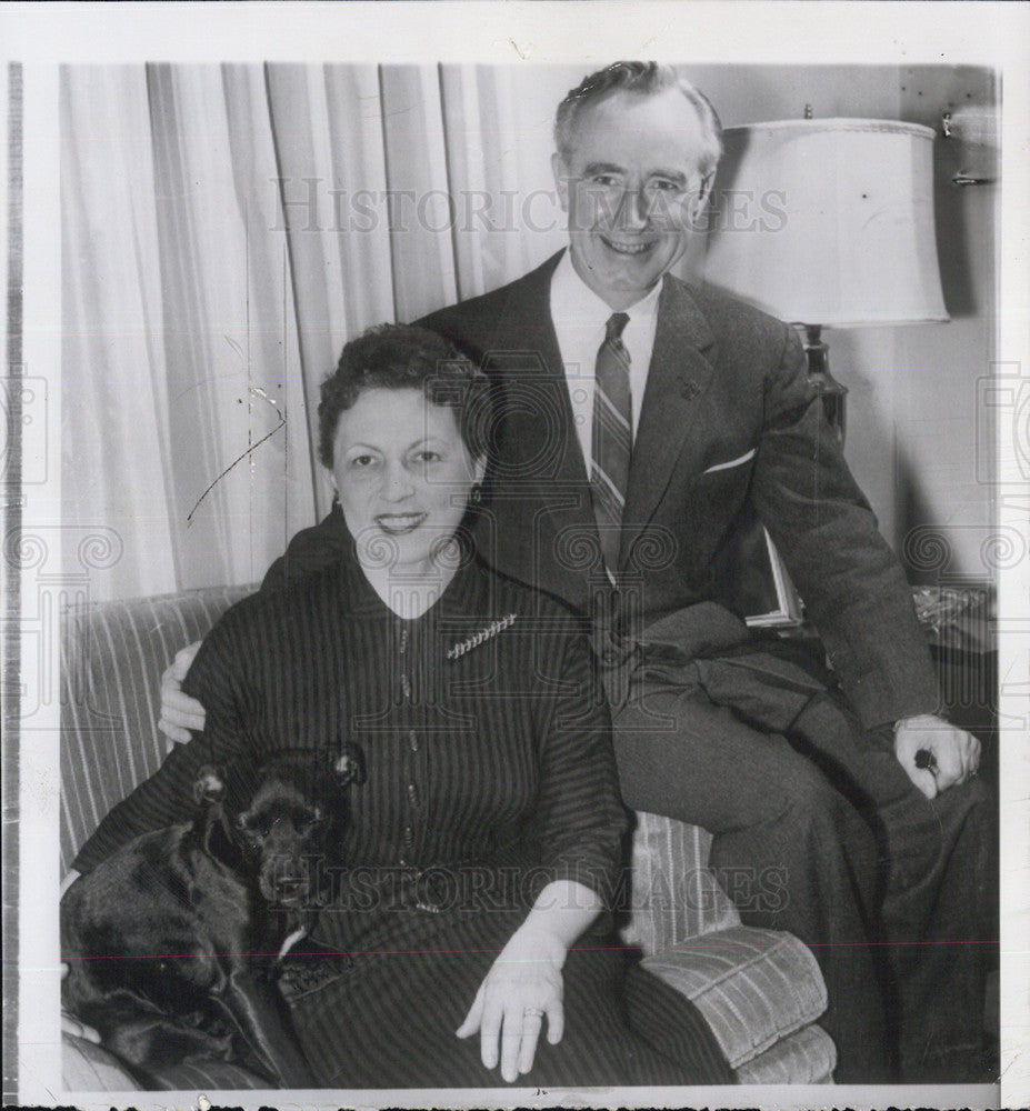 1956 Press Photo State Attorney General Vernon Thomson With Wife Madison Home - Historic Images