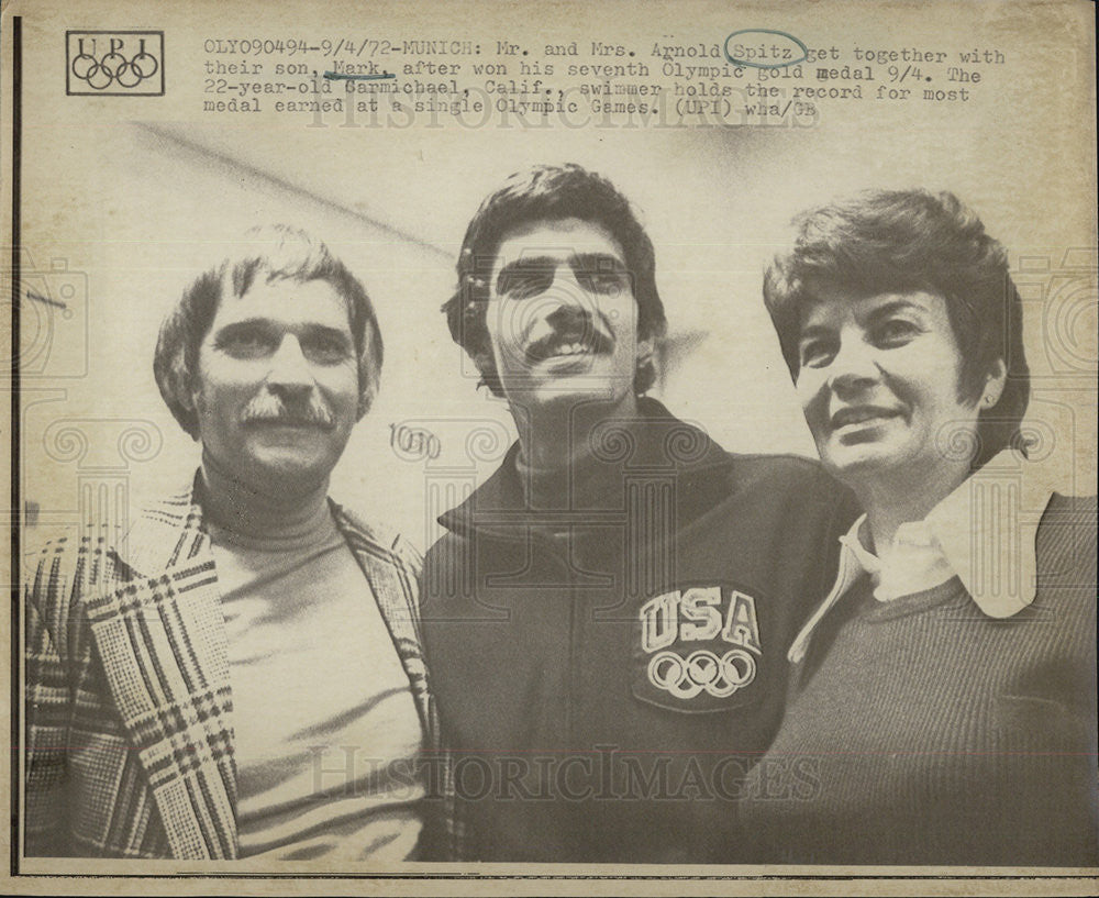 1972 Press Photo Arnold Spitz And Son Mark After He Won 7th gold Medal Swimming - Historic Images