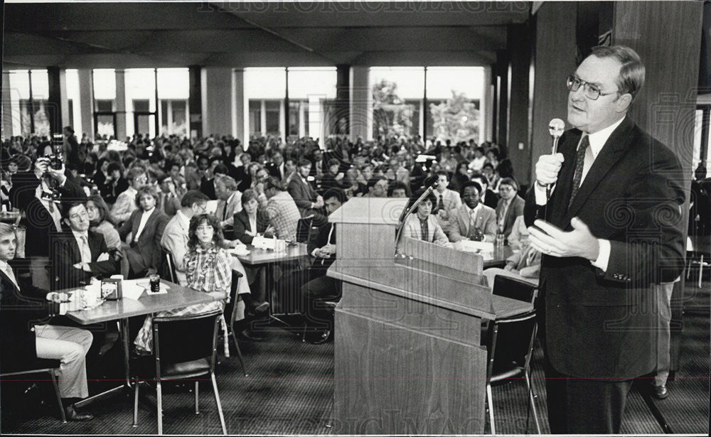 1982 Press Photo Thompson Candidates Day - Historic Images