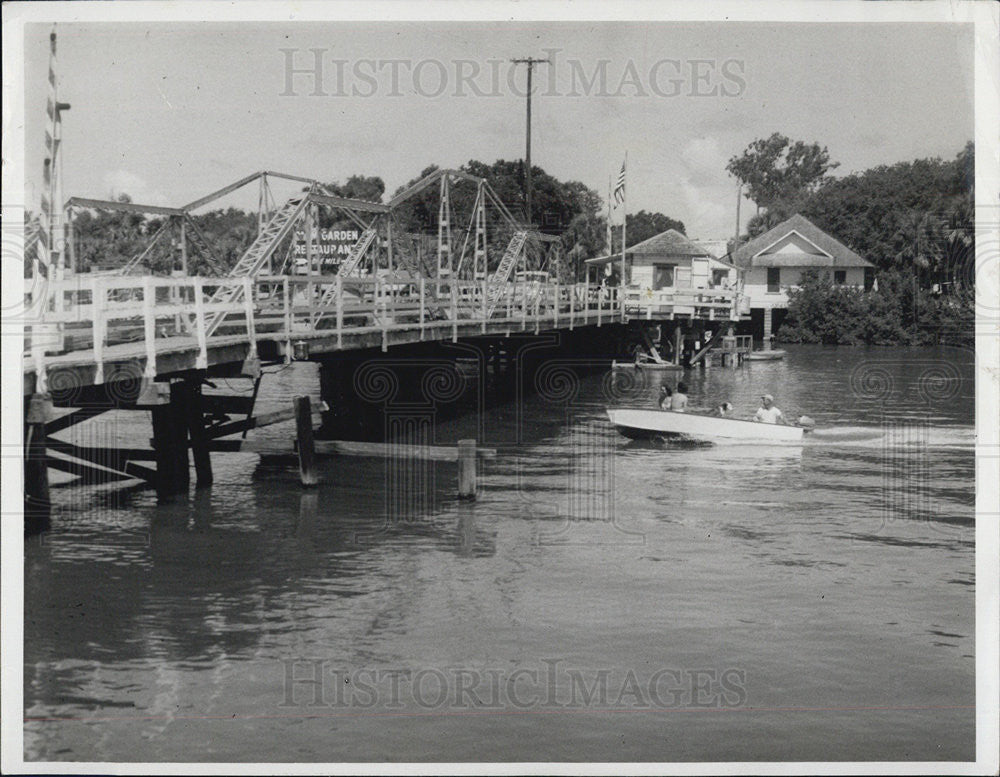 Press Photo Bridge - Historic Images