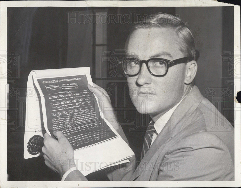 1960 Press Photo Assistant State Attorney James Thompson Holding Police Report - Historic Images