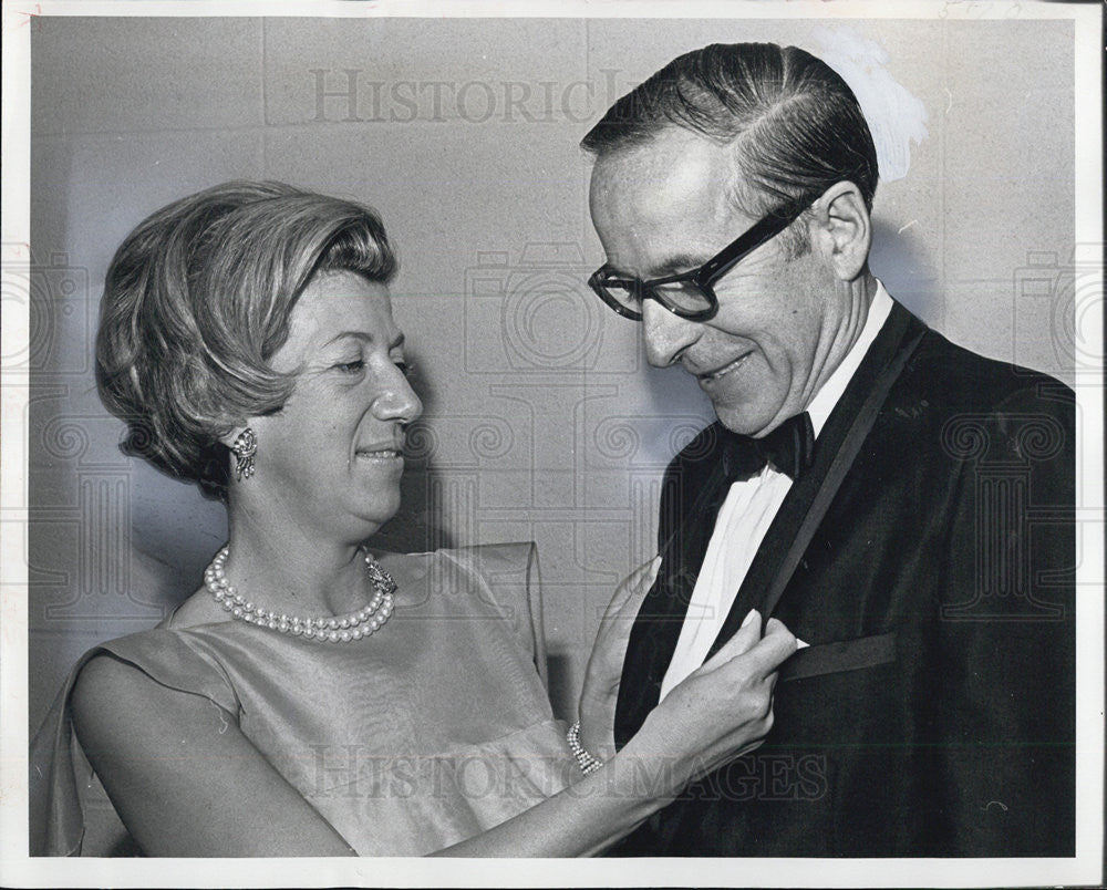 1957 Press Photo Mrs. Marjorie Friedlander and husband Paul S. - Historic Images