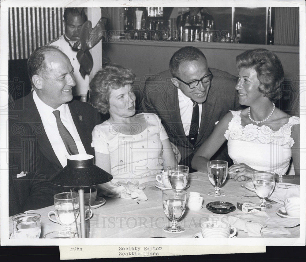 1961 Press Photo Gov. Rosselini of Washington and wife dinner with Friedlander&#39;s - Historic Images