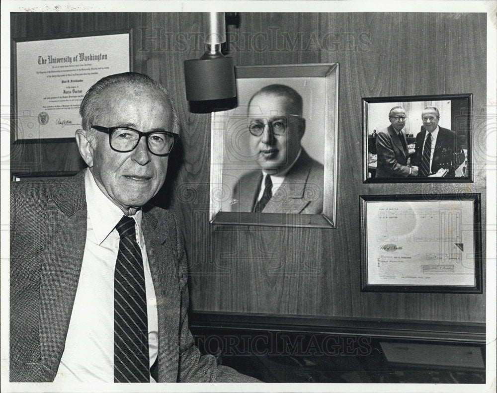 1984 Press Photo Paul Friedlander in his downtown office - Historic Images