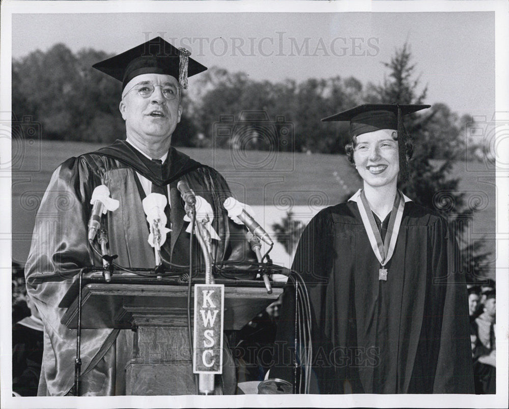 1960 Press Photo Diana Jean Gibson receiving diploma from Dr C/ Clement French - Historic Images