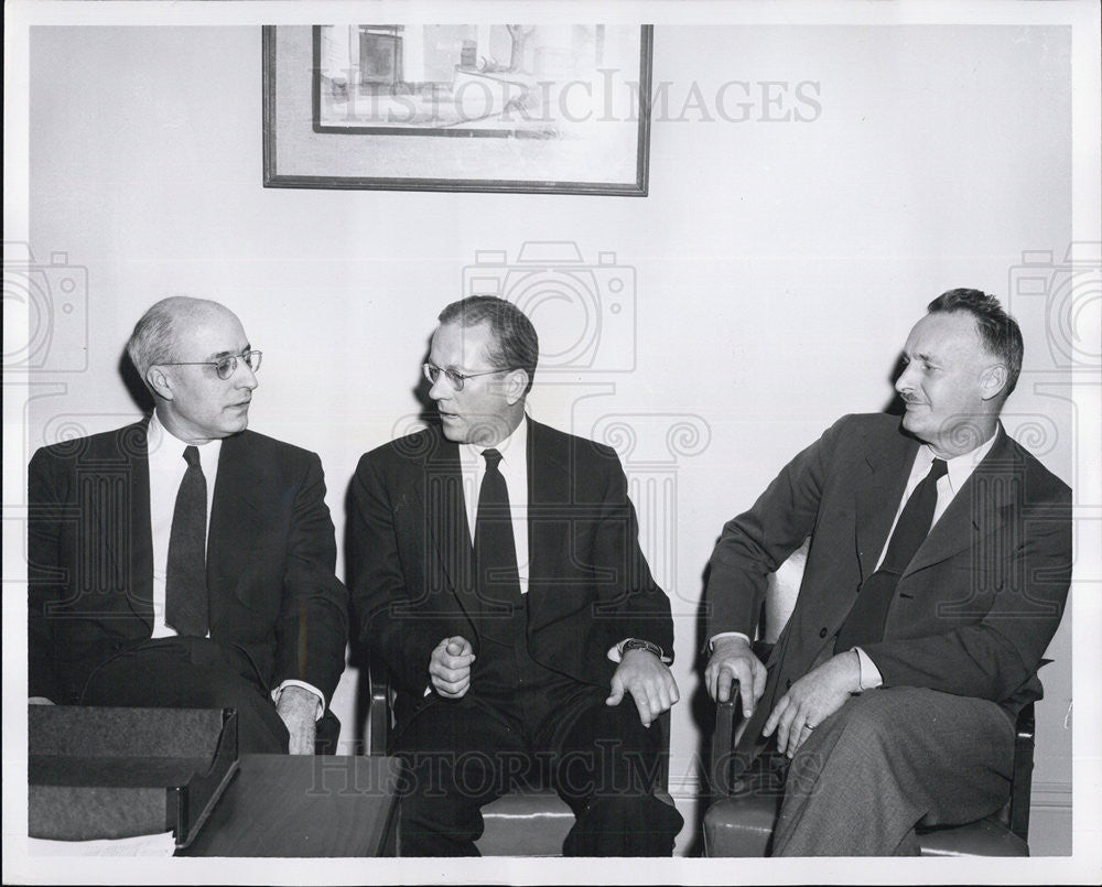 1953 Press Photo Dr.C.Clement  with Paul Duncan and Dean W.R. Hatch. - Historic Images