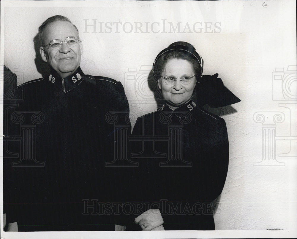 1955 Press Photo Commissioner Mr.and Mrs. Holland French. - Historic Images