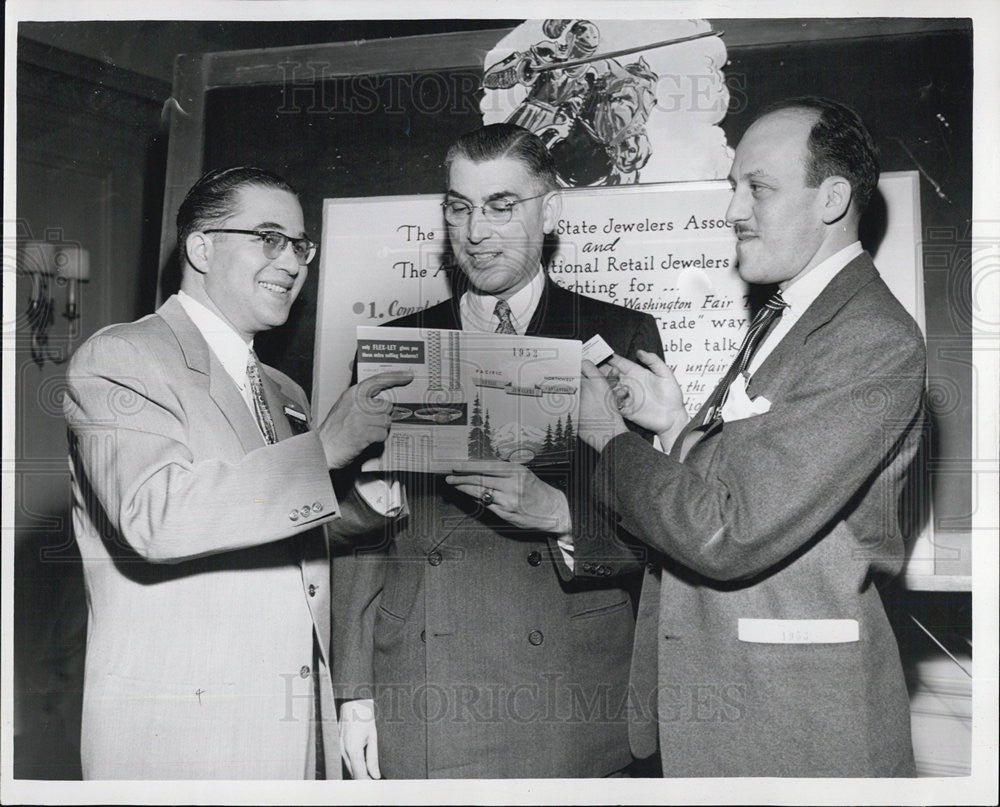 1953 Press Photo Retailers Convention Feelander, Isaacs, Raphail Pictured - Historic Images