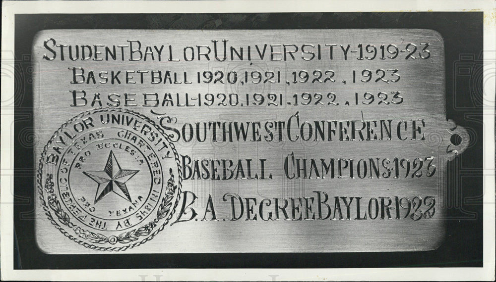 Press Photo Plaque presented to S. Teddy Lyons - Historic Images