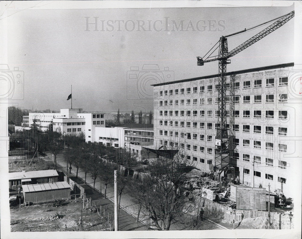 1952 Press Photo Constructing new government office building in Bonn, Germany - Historic Images