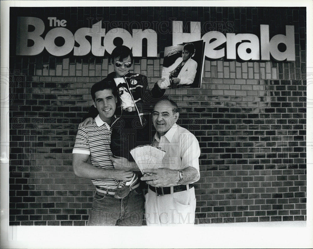 1984 Press Photo Three Winners of Michael Jackson Tickets. - Historic Images