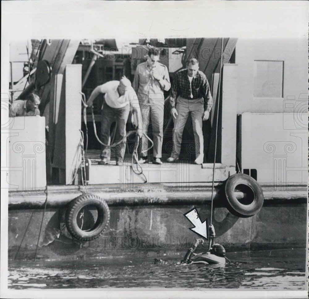 1962 Press Photo Christopher Whittaker vanishes on Dive. - Historic Images