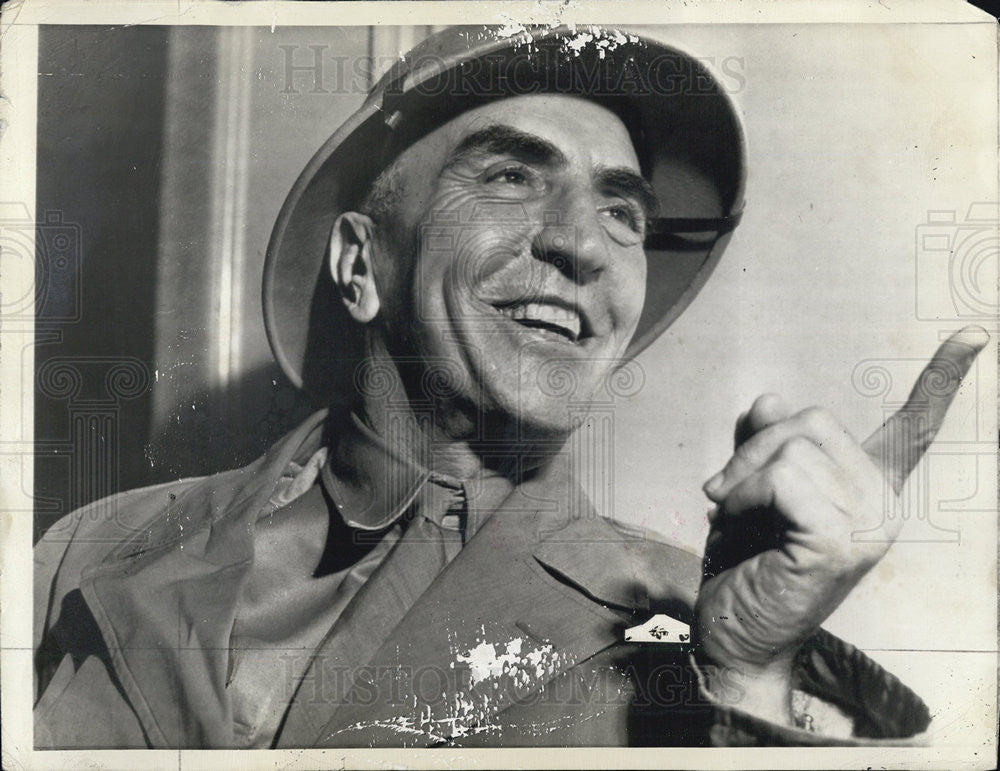 1943 Press Photo Capt. Eddie Rickenbacker. American fighter ace in World War I. - Historic Images